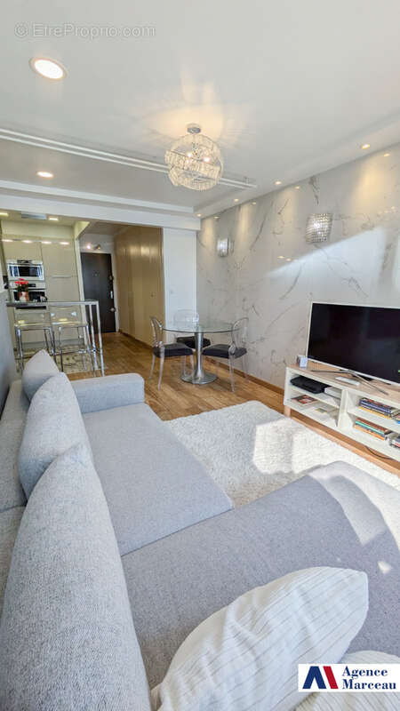 Appartement à COURBEVOIE