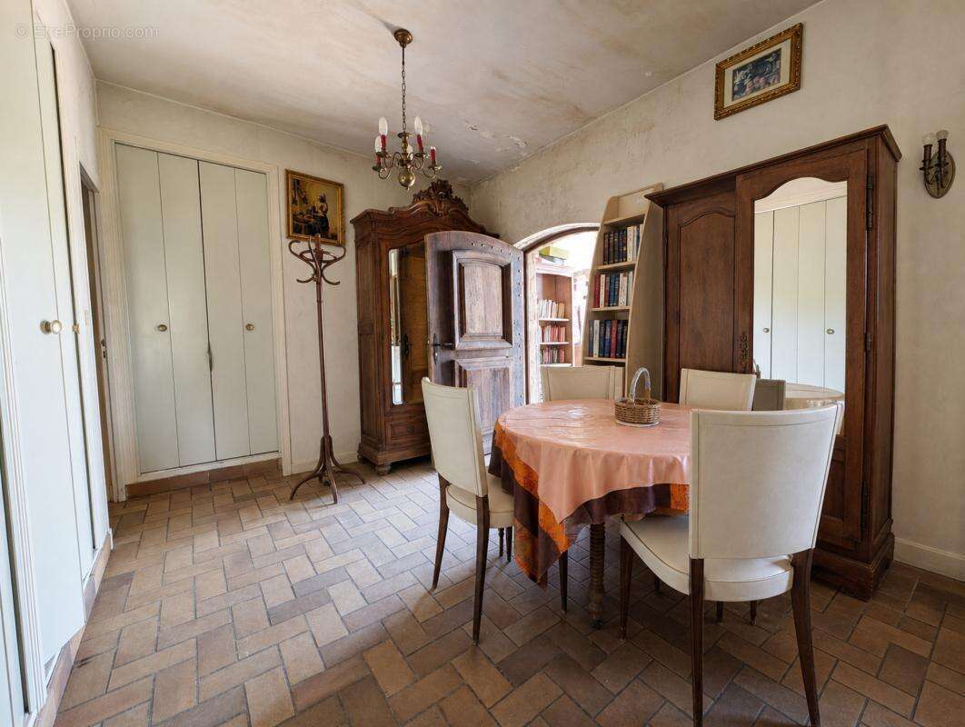 Maison 294 m² à Marseille-12e  - photo 8
