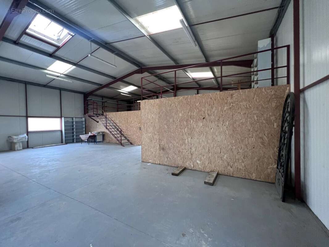 Commerce à BUSSIERE-GALANT