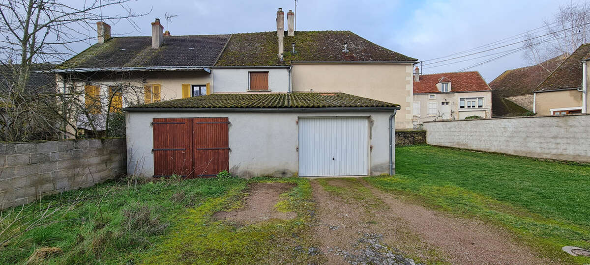 Maison à BRINON-SUR-BEUVRON