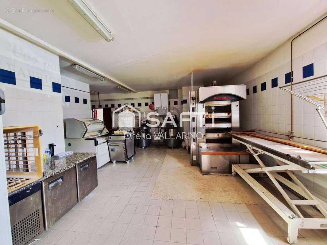 Photo 2 - Commerce à SAINT-MARTIN-DE-GURSON