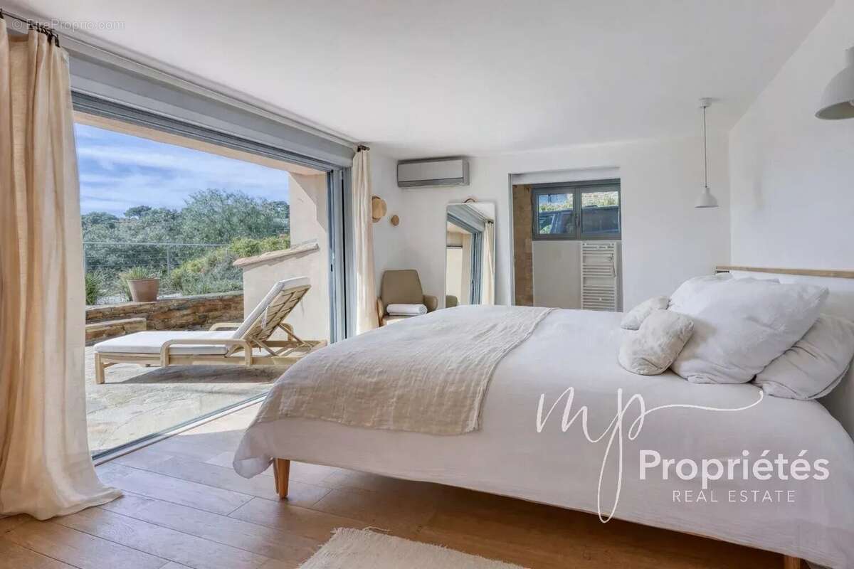 Maison à BORMES-LES-MIMOSAS