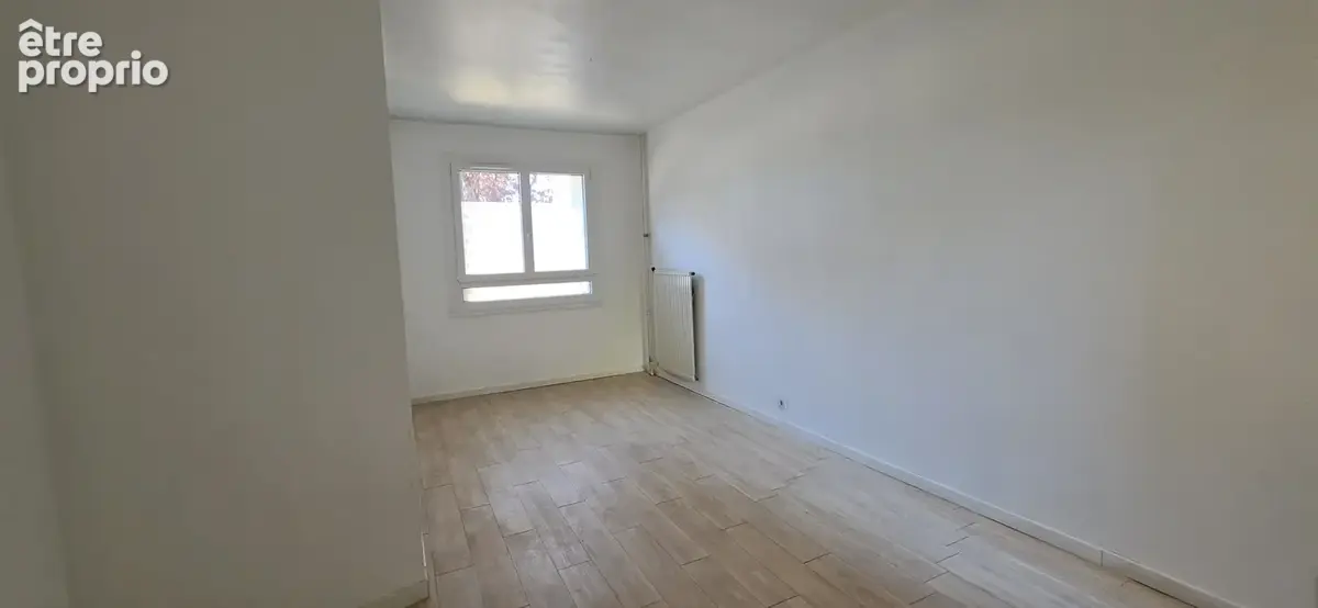Appartement de 4 pièces avec terrasse, loggia et box ! - photo 7