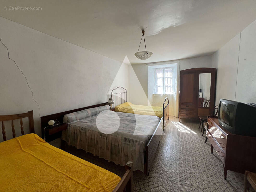 Maison à MARCOLS-LES-EAUX