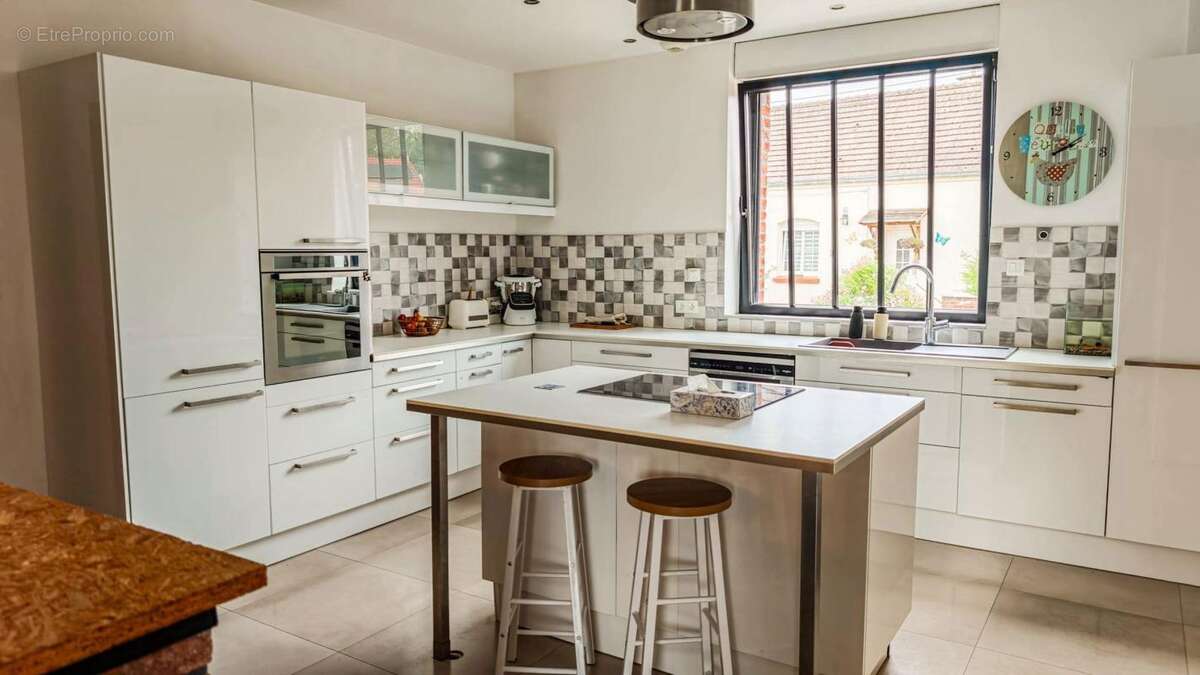 Maison individuelle  rénovée – 165 m² – 5 chambres - photo 4