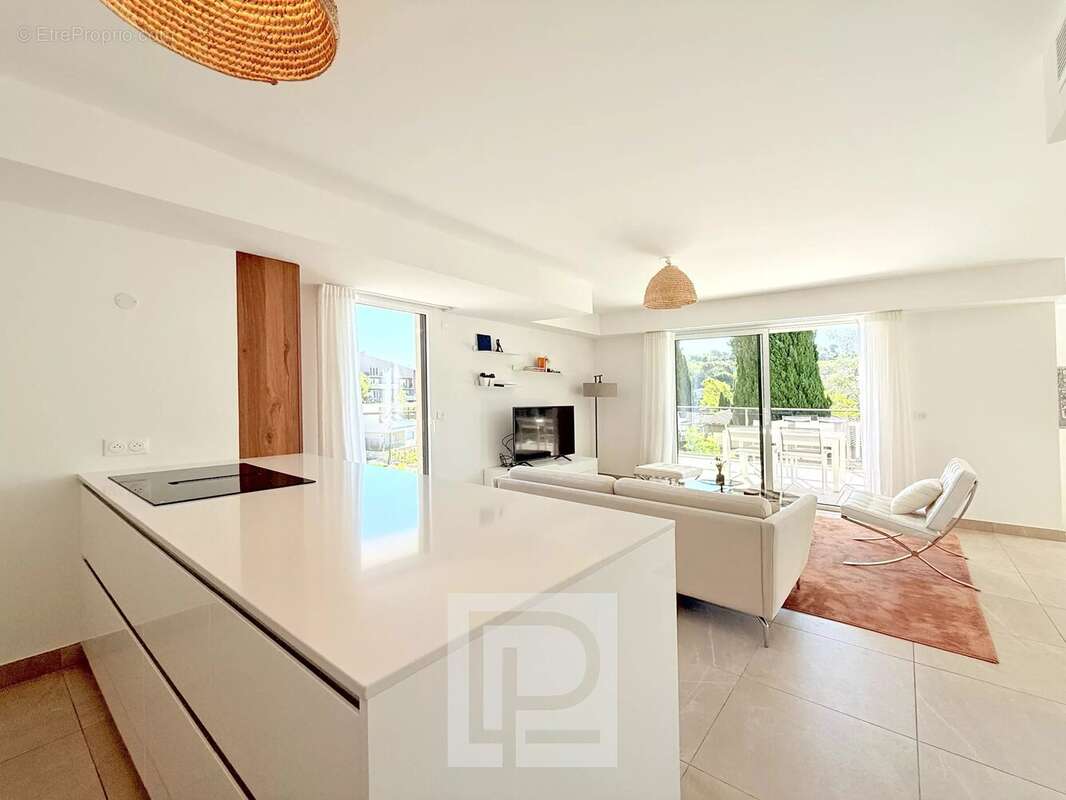 Appartement à MOUGINS