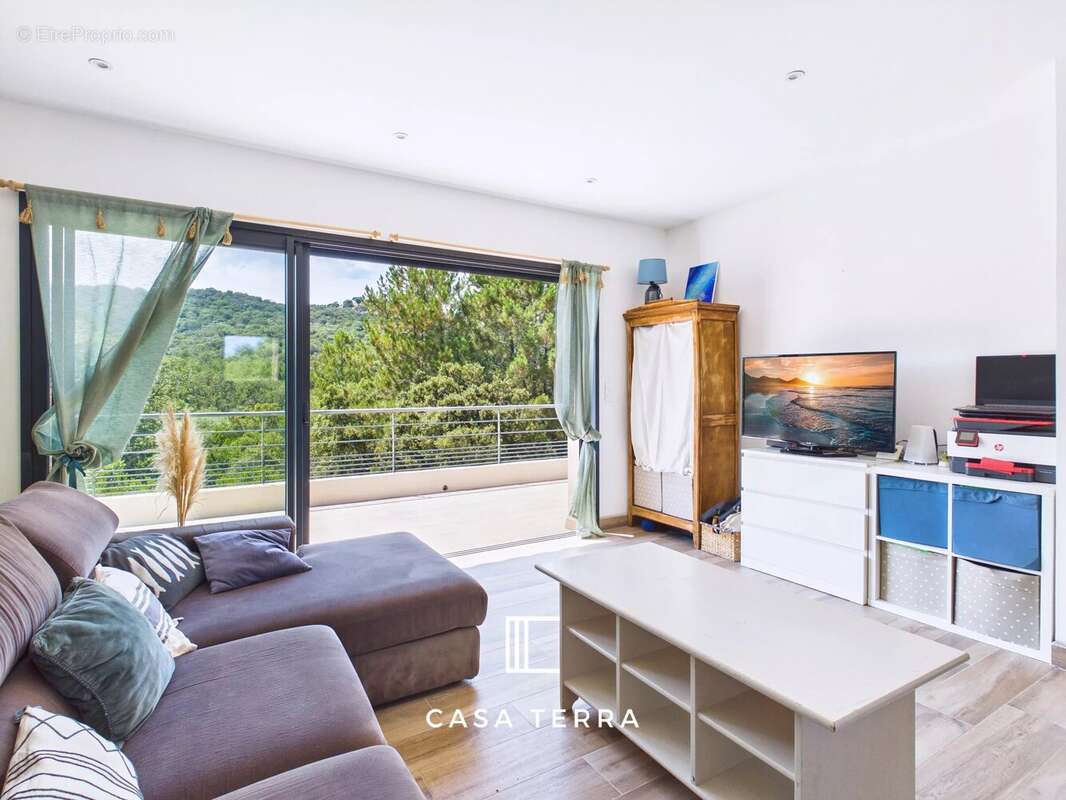 LENZA - Villa composée de 3 logements, vue collines / Pinarello - photo 7