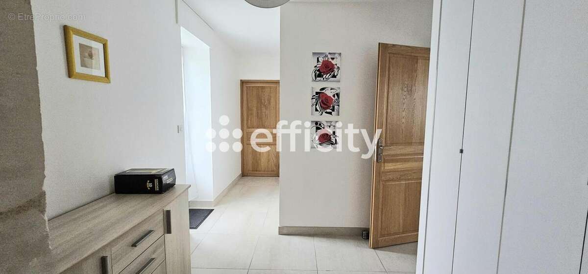 Maison 279 m² à Reffannes  - photo 11