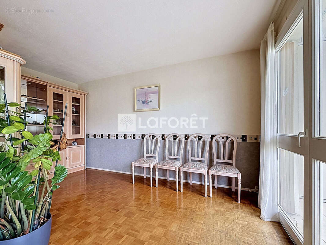 Appartement à SAINT-FARGEAU-PONTHIERRY