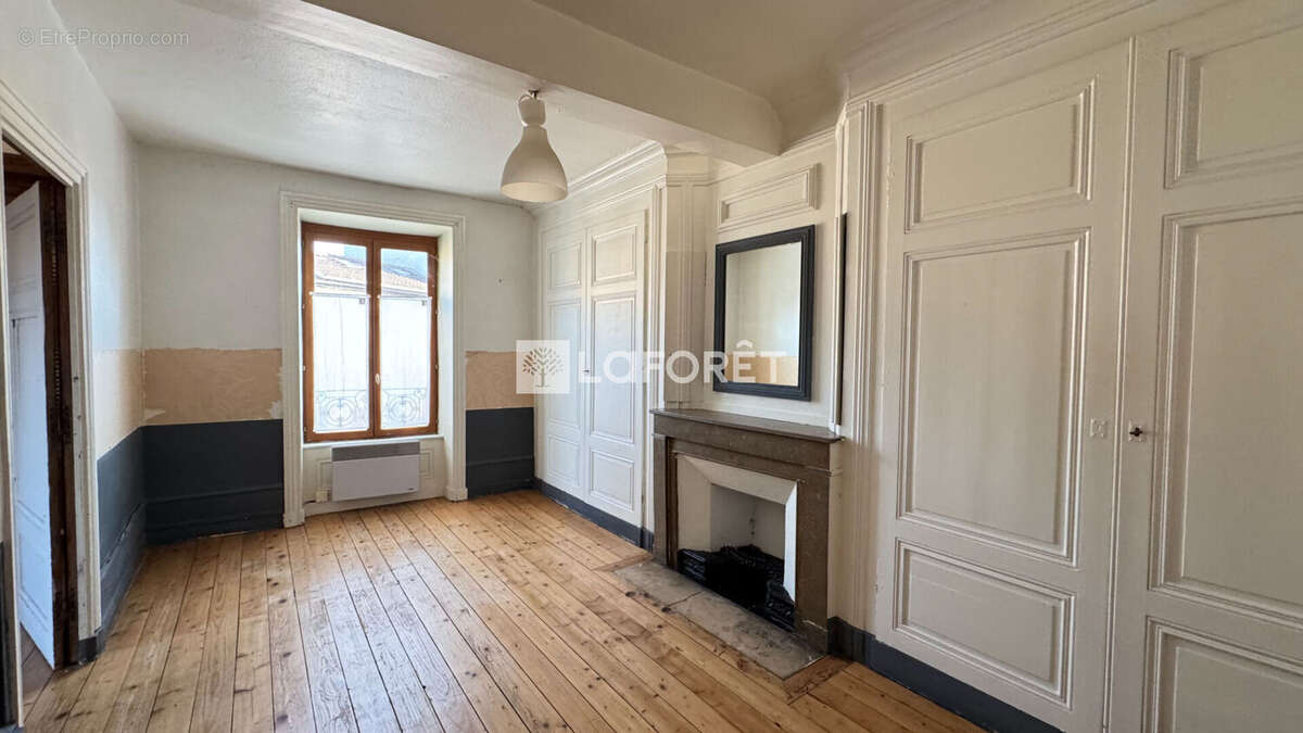 Appartement à BESSENAY