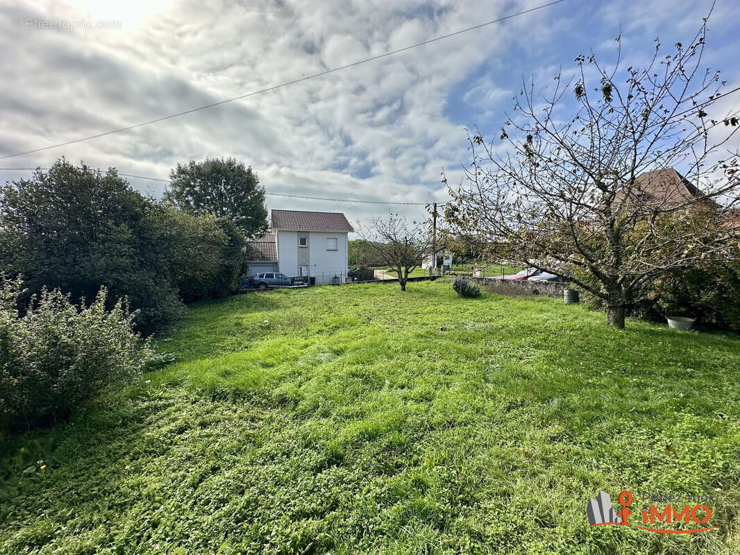 Maison à ANNOISIN-CHATELANS