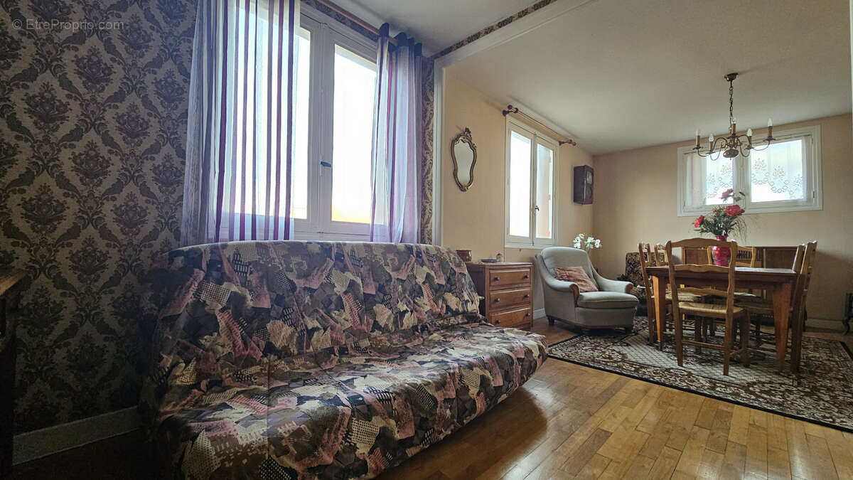 Maison à SAINT-PAUL-DES-LANDES