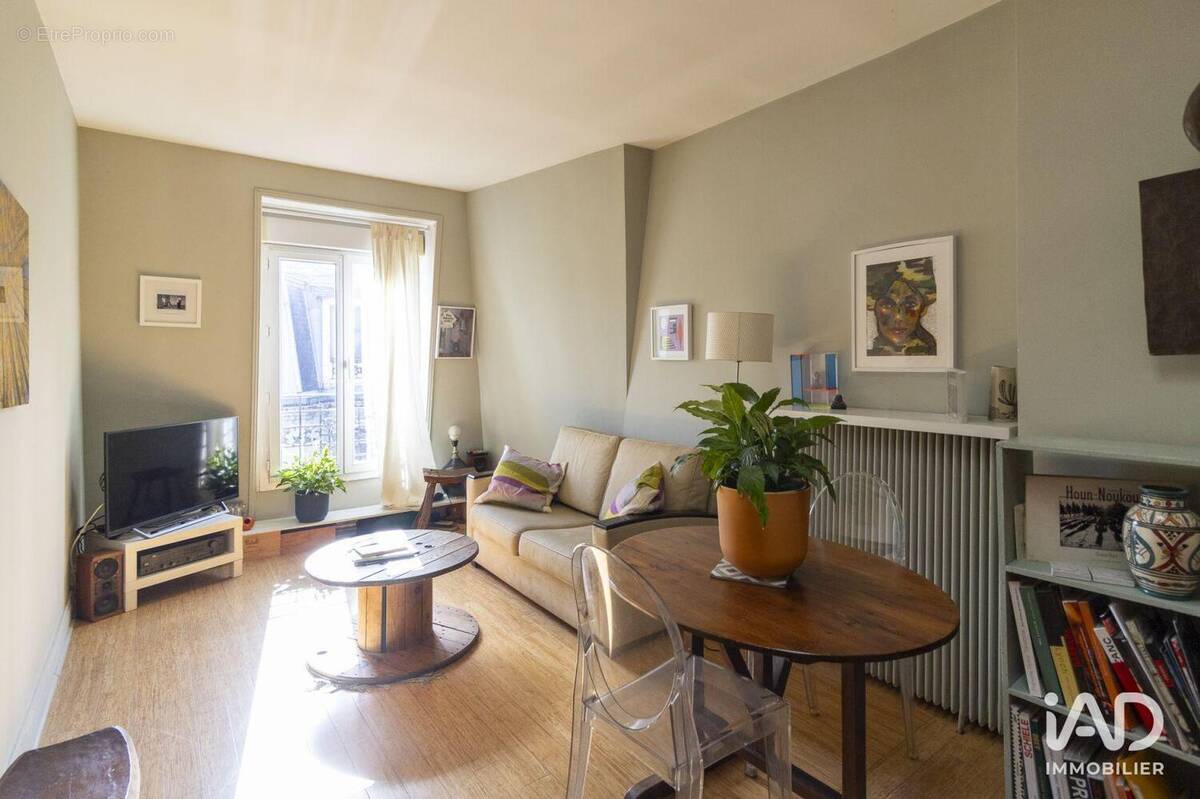 Photo 1 - Appartement à PARIS-18E