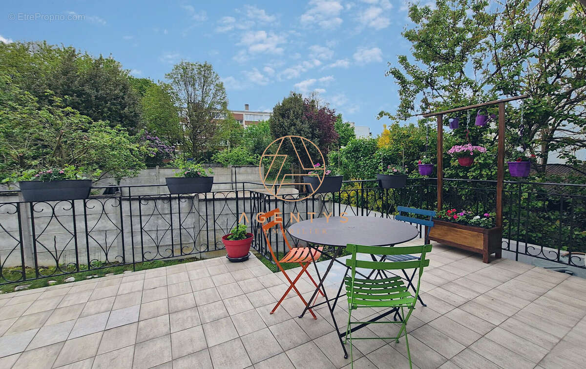 Maison à LE PERREUX-SUR-MARNE