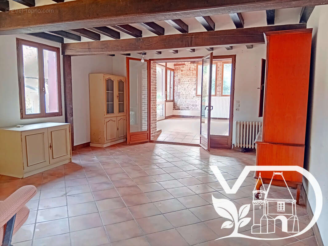 Maison à ONS-EN-BRAY