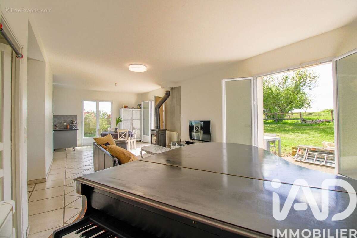 Maison 150 m² à Abbeville-La-Riviere  - photo 6