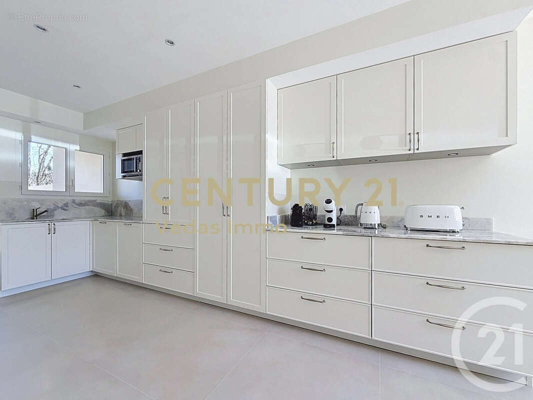 Maison 192 m² à Cournonterral  - photo 3