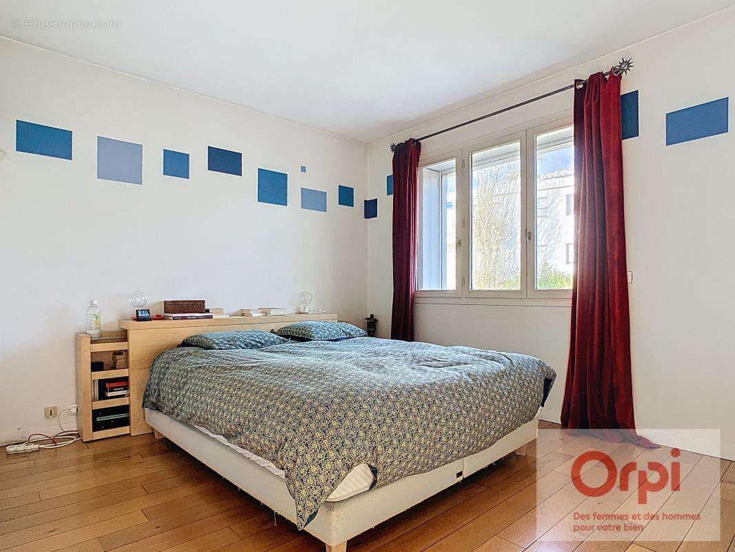 Maison à ISSY-LES-MOULINEAUX