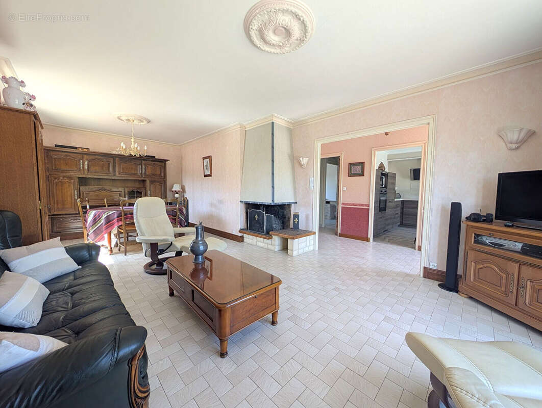 Maison à DOUE-LA-FONTAINE