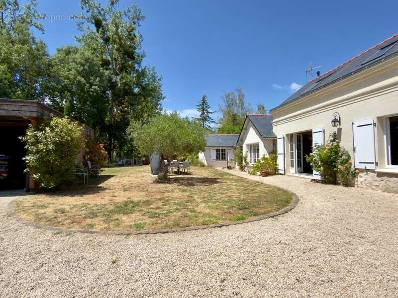 VARENNES SUR LOIRE, Longère rénovée de 134m² habitables / 151m² utiles avec garage et jardin - photo 20