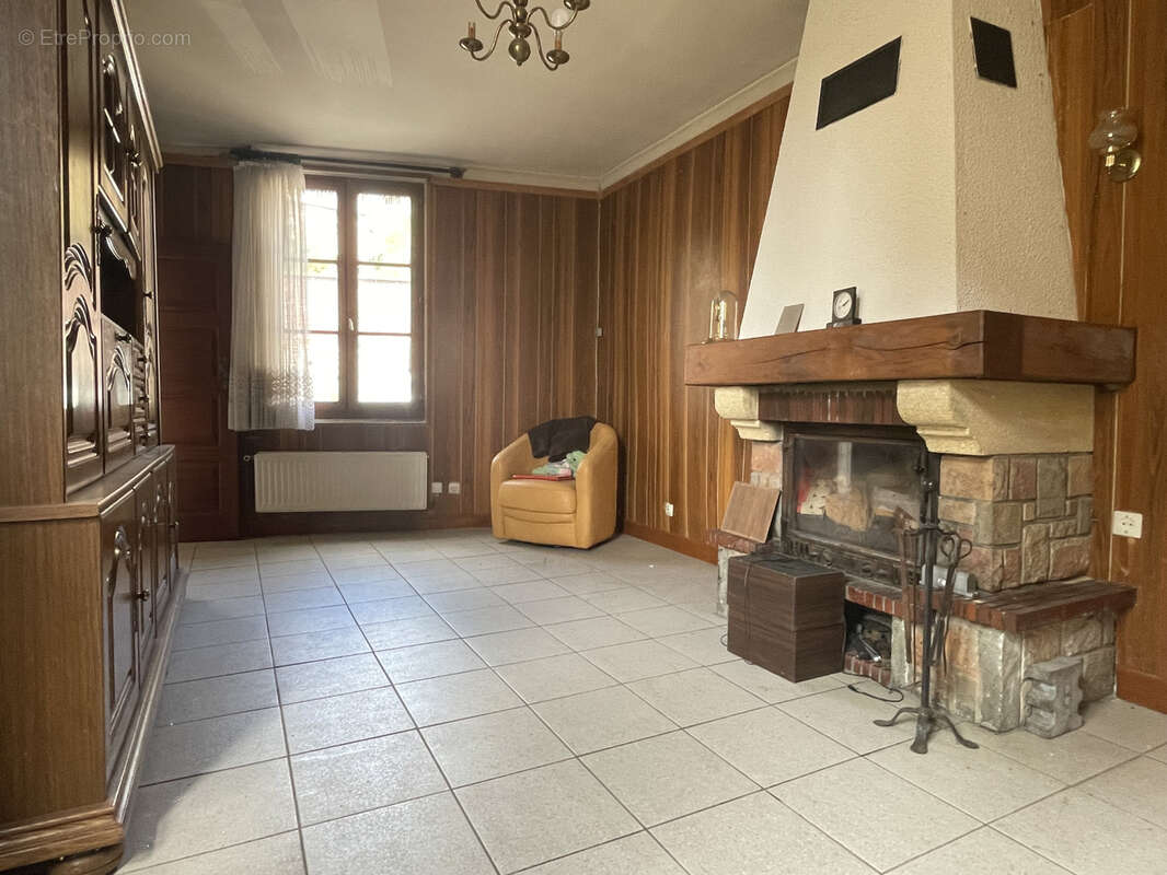 Maison a renover dans le quartier de marissel - photo 3
