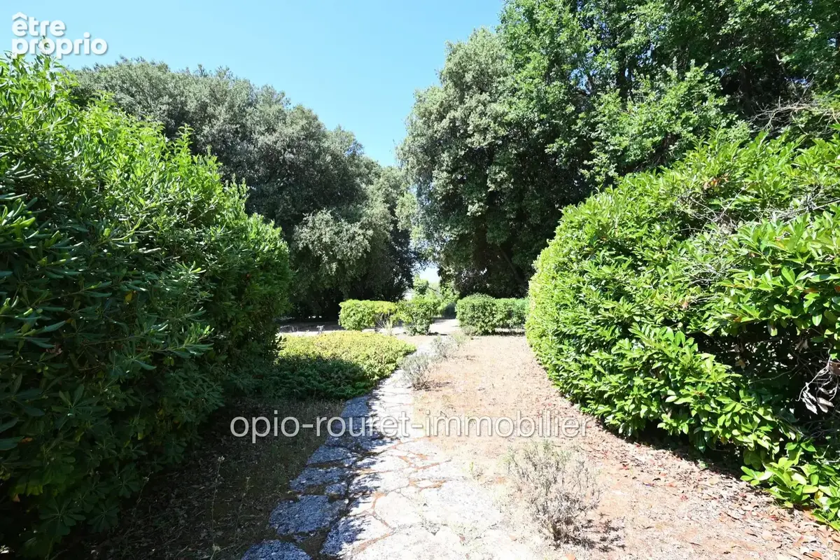 Maison 5 pièces 223 m² à vendre à Roquefort-Les-Pins (06330) - photo 9