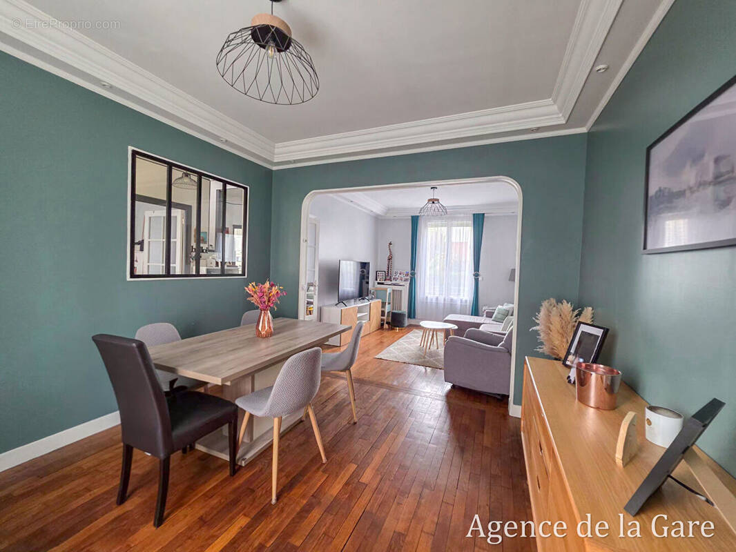 Maison à SARTROUVILLE