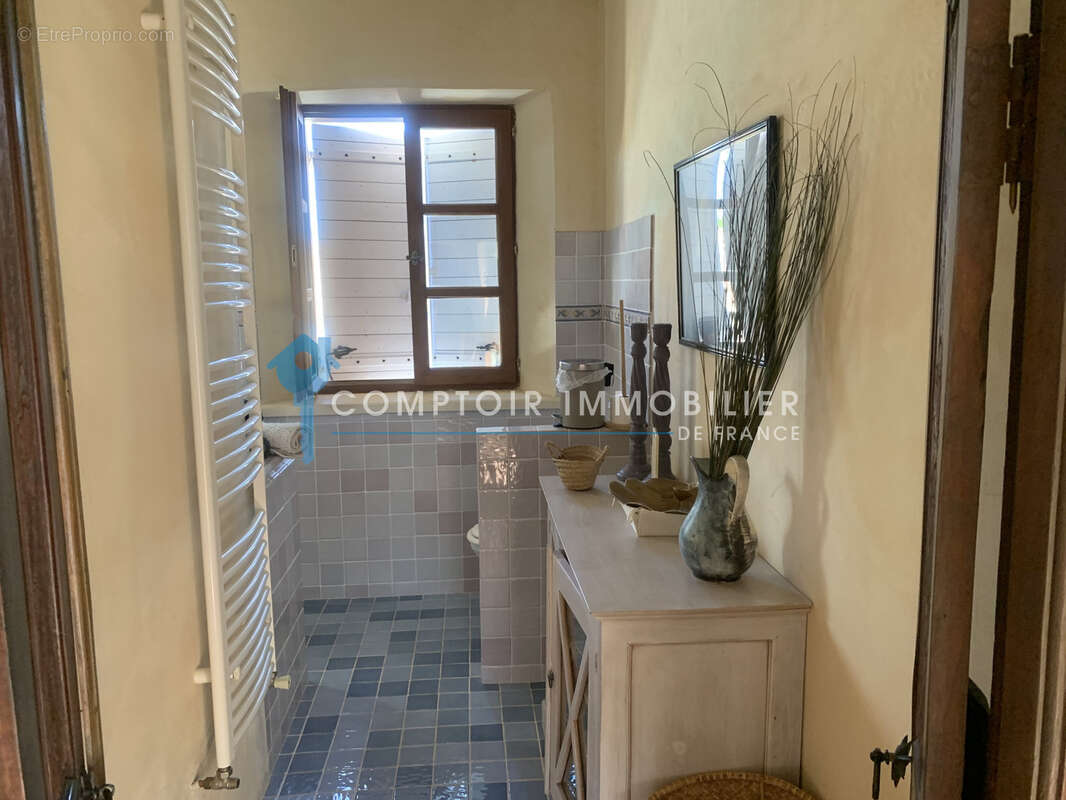 Belle et grande maison en pierres avec piscine - photo 12