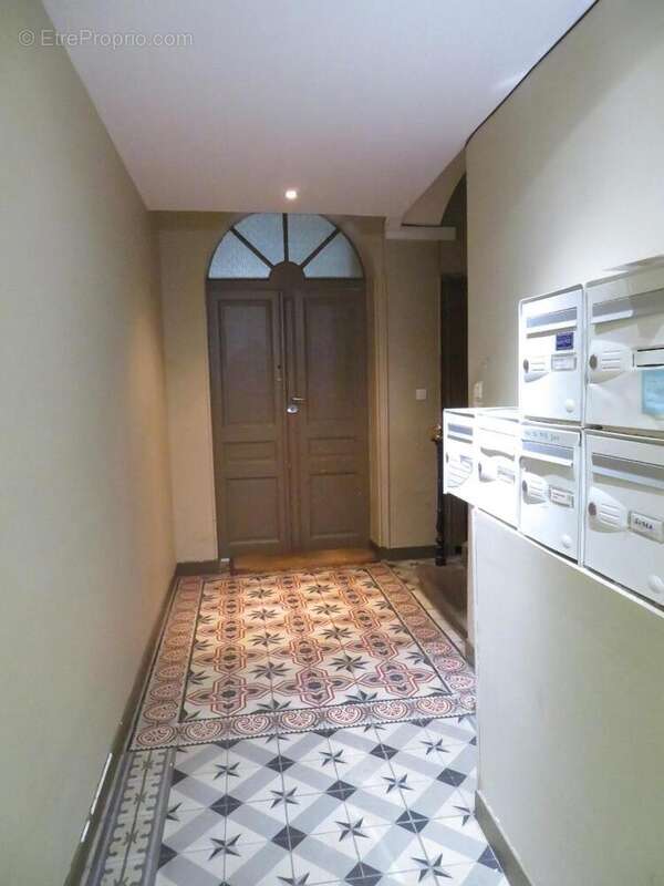   - Appartement à DRAGUIGNAN