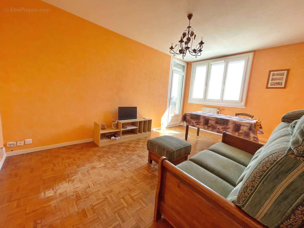 Appartement à BRON