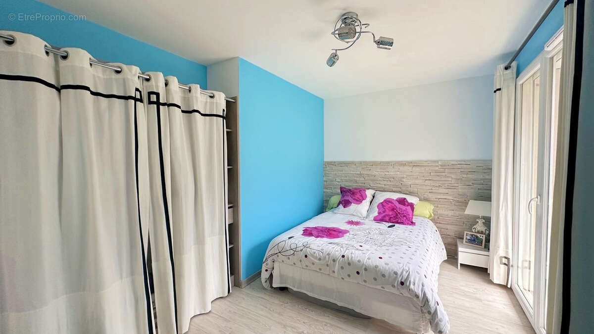 Maison à SAINT-CERGUES