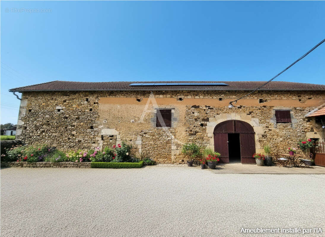Corps de ferme: Maison en pierre 130m², parcelles de 5ha + granges - photo 3