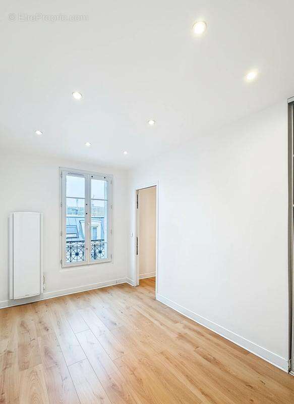 Appartement à CHARENTON-LE-PONT