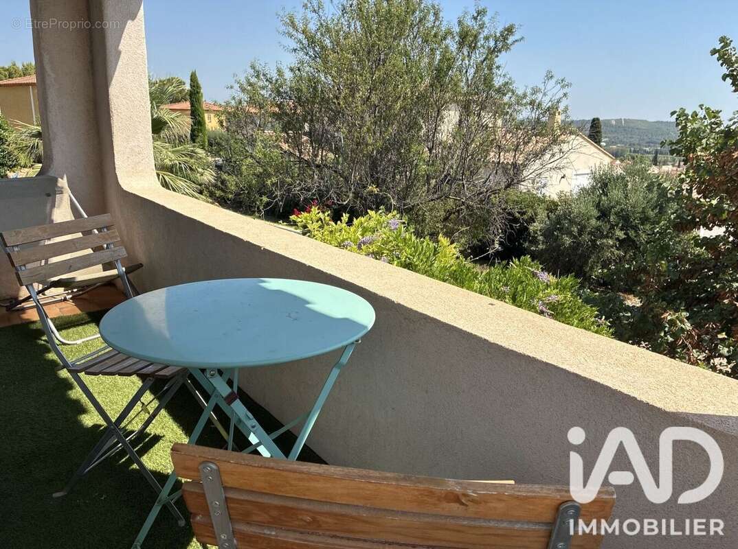 Maison 167 m² à La Fare-Les-Oliviers  - photo 8