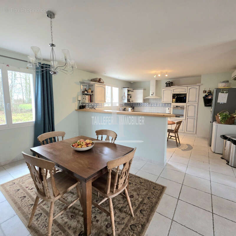 Maison à SAINT-ASTIER