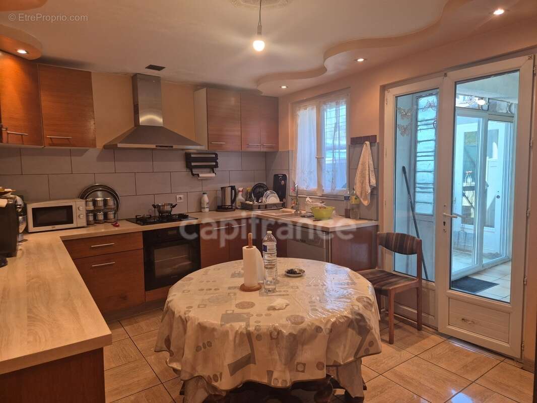 Maison à vendre 10 pièces proche de Saint Cezaire de Gauzignan - photo 5