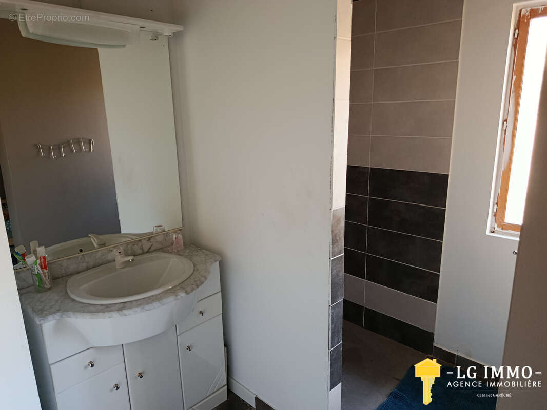 Maison rénovée avec dépendances au calme - photo 8