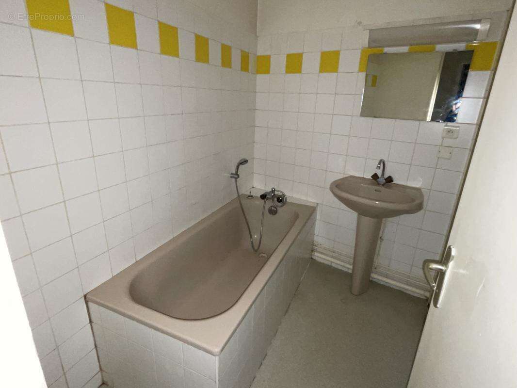 Maison à DONZENAC