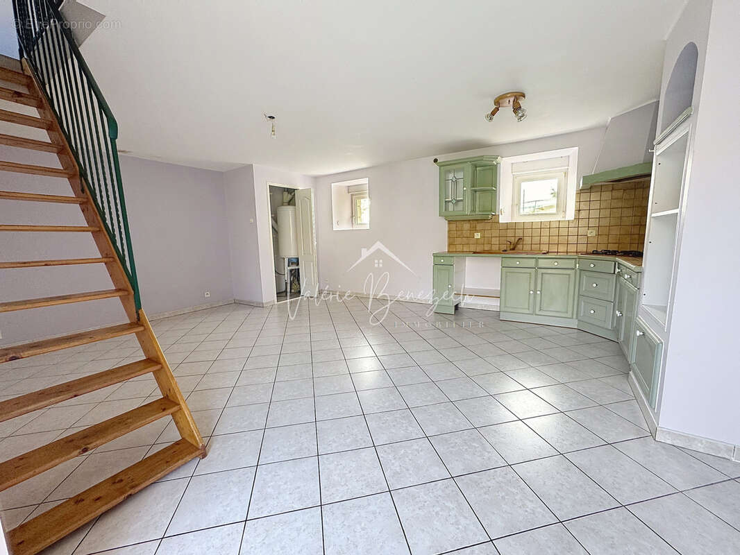 Maison à LES COSTES-GOZON