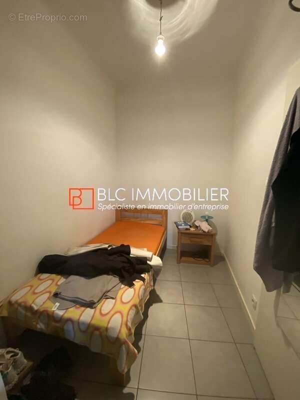 Appartement à MARSEILLE-4E