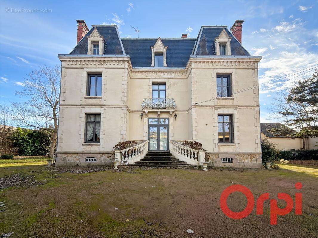 Maison à CHATEAUMEILLANT