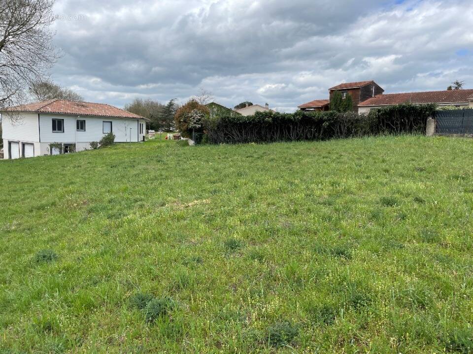Terrain à VIVIERS-LES-MONTAGNES