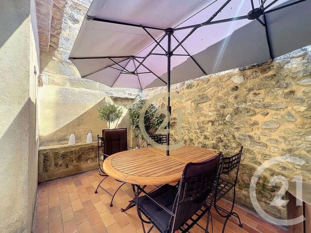 Maison 146 m² à Montaren-Et-Saint-Mediers  - photo 3