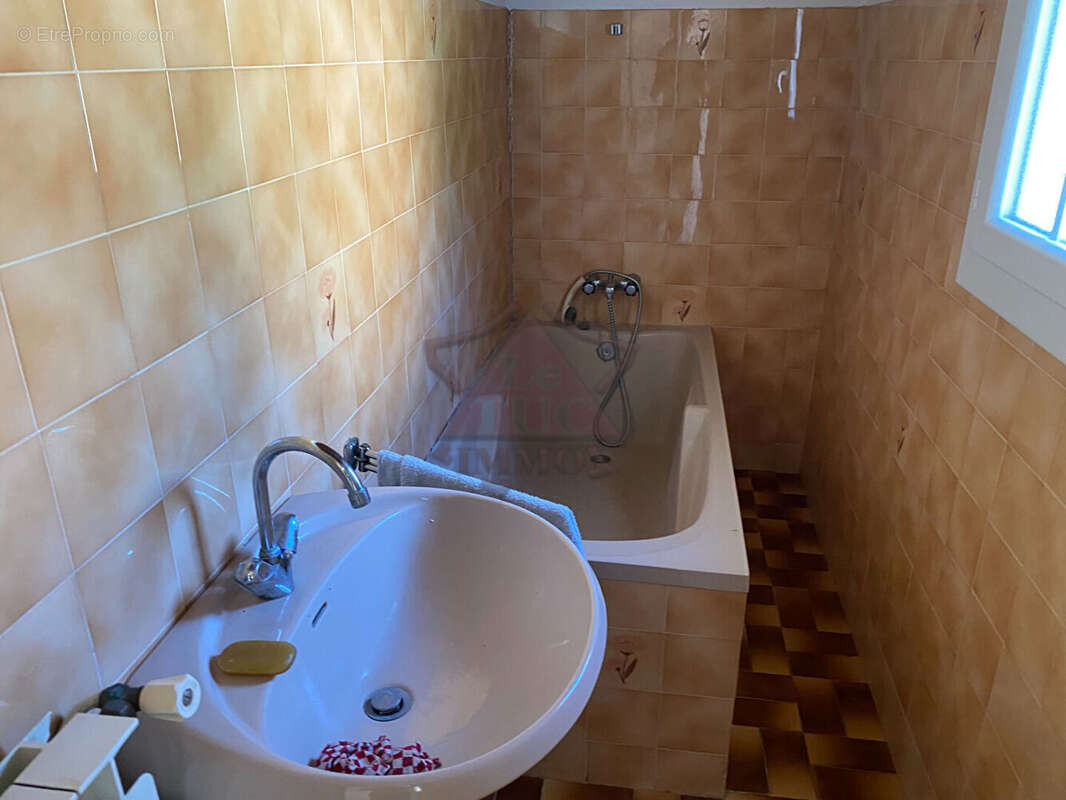 Maison à SAINT-JEAN-DE-VALERISCLE