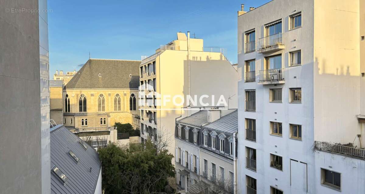 Appartement à PARIS-16E