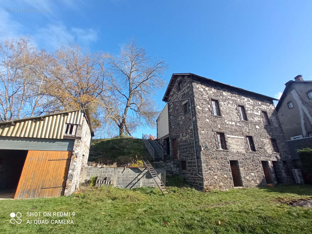 Maison à PONTGIBAUD