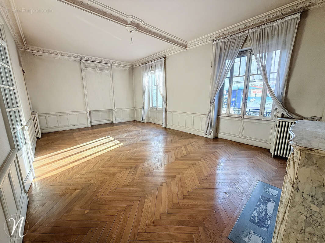 Maison de Ville Bourgeoise au Cœur de Saint-Chamond - photo 4