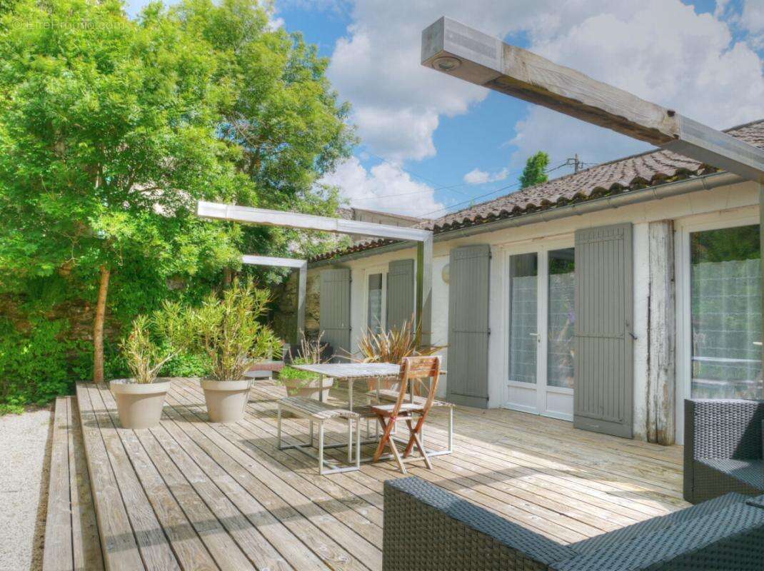 Commerce à MONFLANQUIN