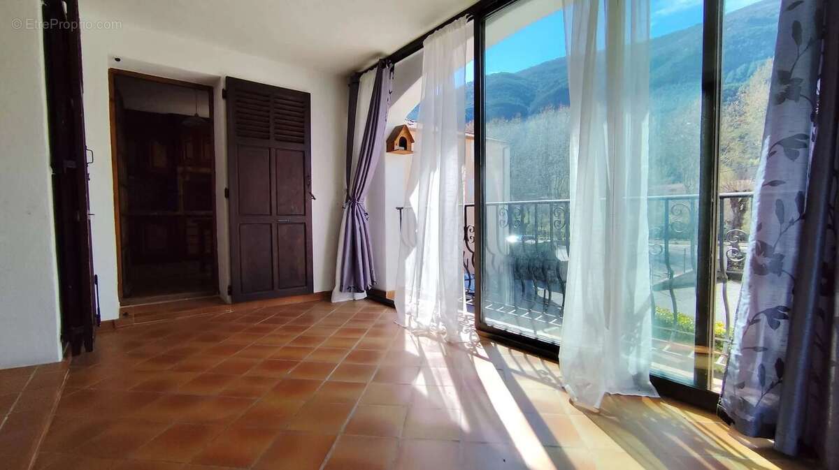 Maison 157 m² - Ascenseur - Garage - Terrain 930 m² - photo 15