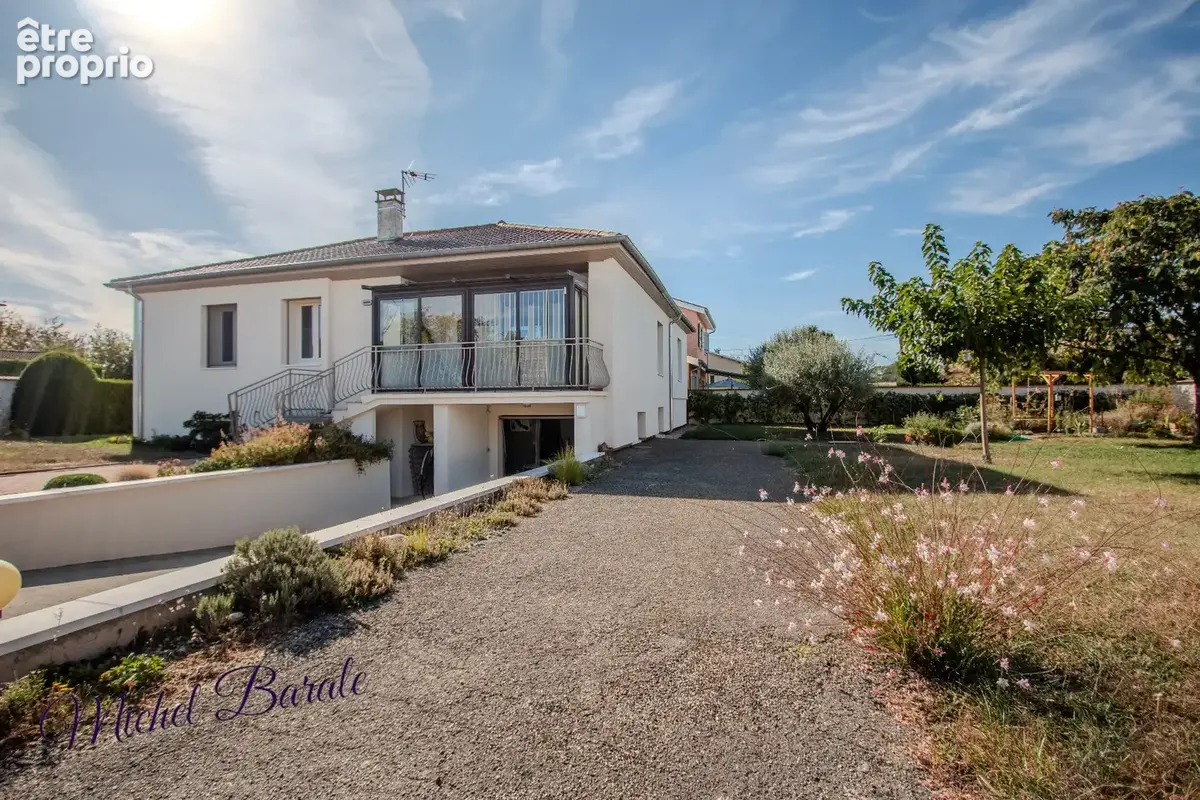 Genas – propriété luxe & prestige – 131 m² – sous-sol 100 m² – terrain 1 118 m² - photo 2